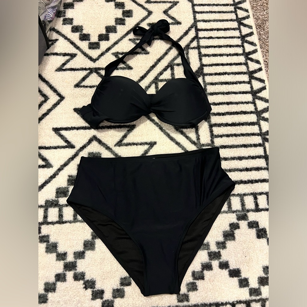 NWOT Black Bikini size Medium